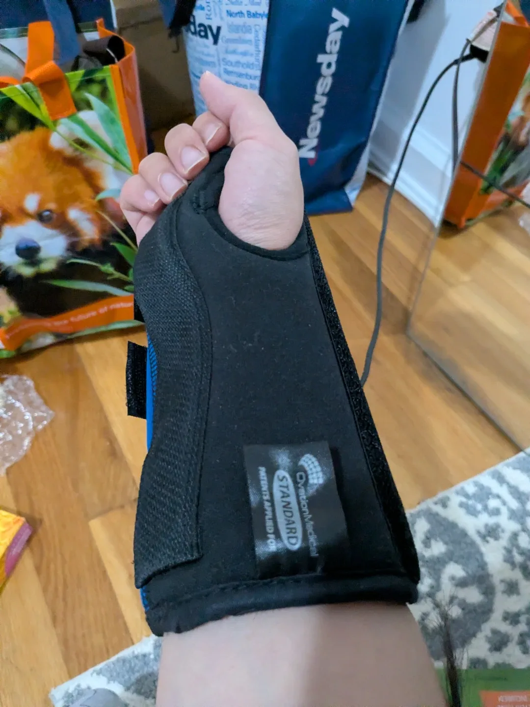 Versa Fit Wrist Stabilizer - Right hand image indicator(3)