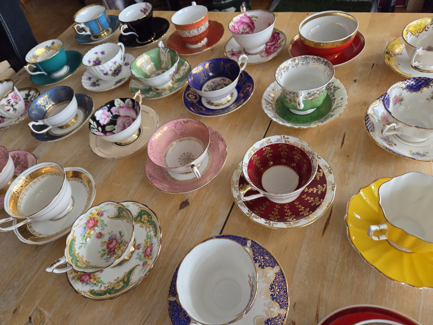 Vintage Tea Cup & Saucer Set - photo 2