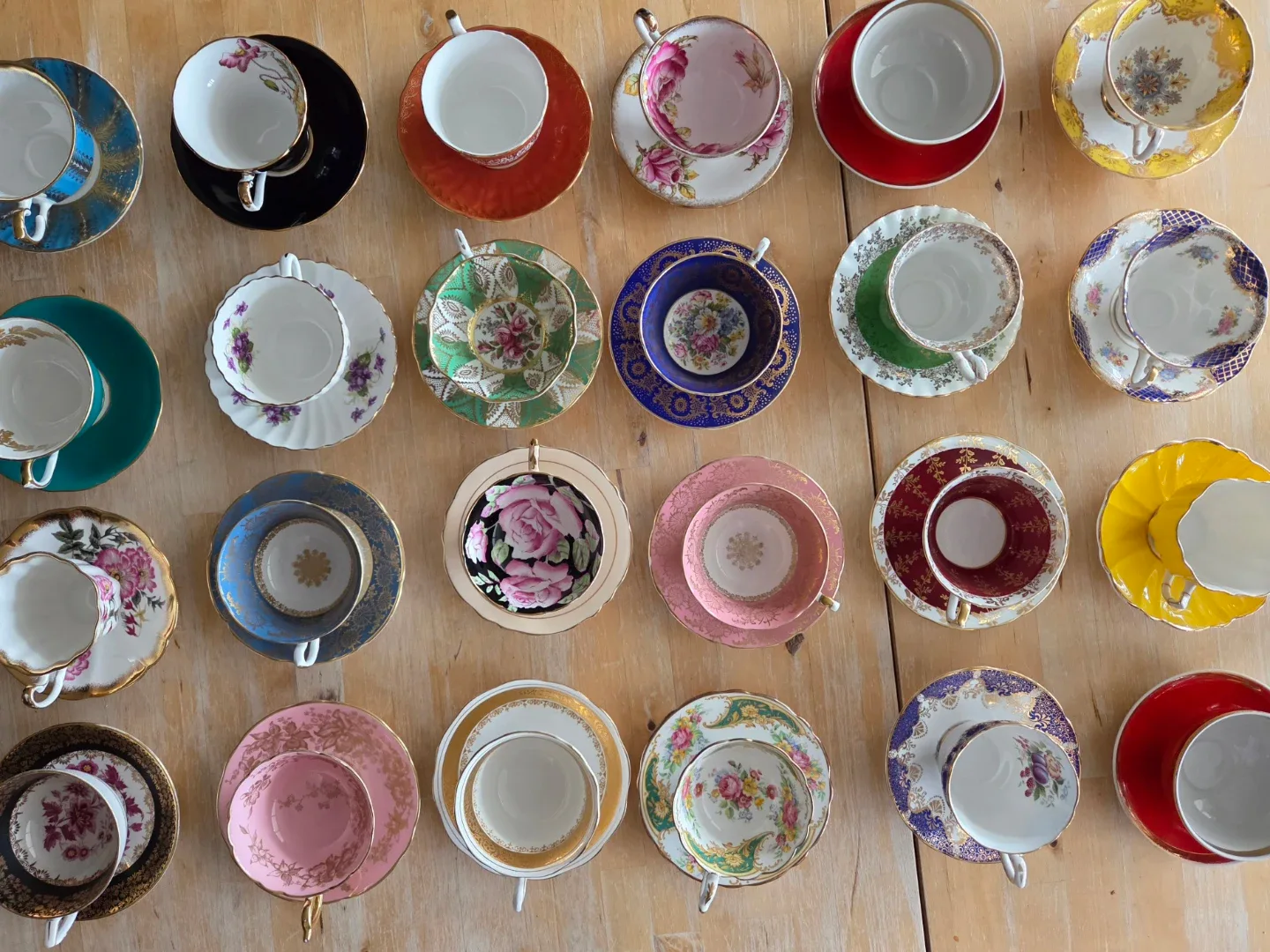 Vintage Tea Cup & Saucer Set image indicator(7)