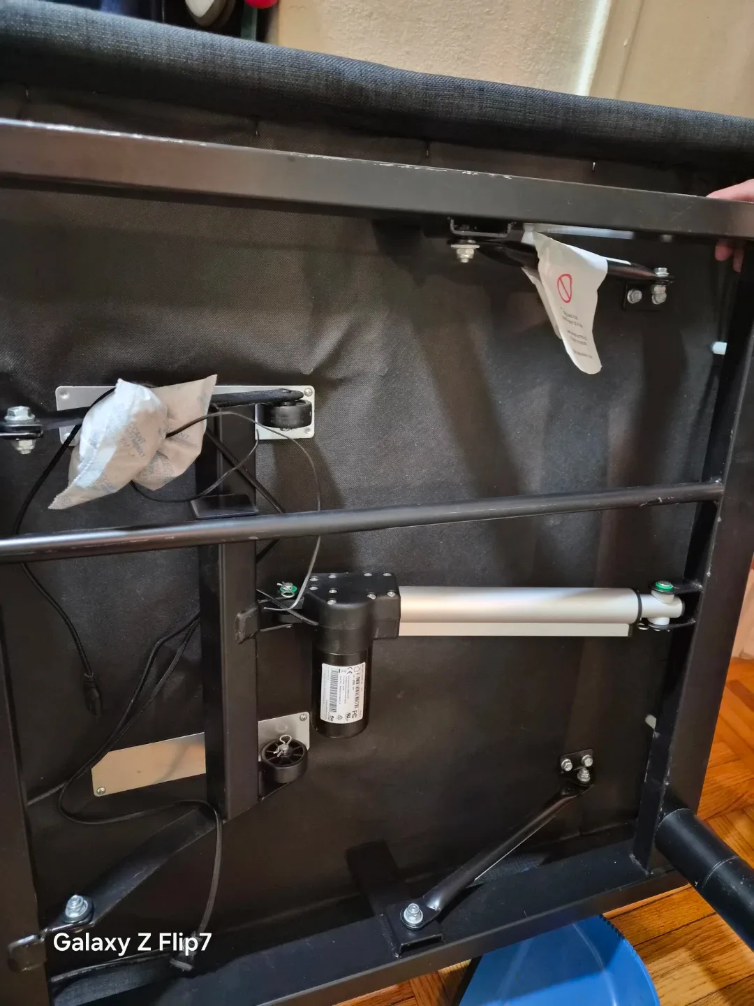 Twin XL Serta Adjustable Bed and Mattress image indicator(6)