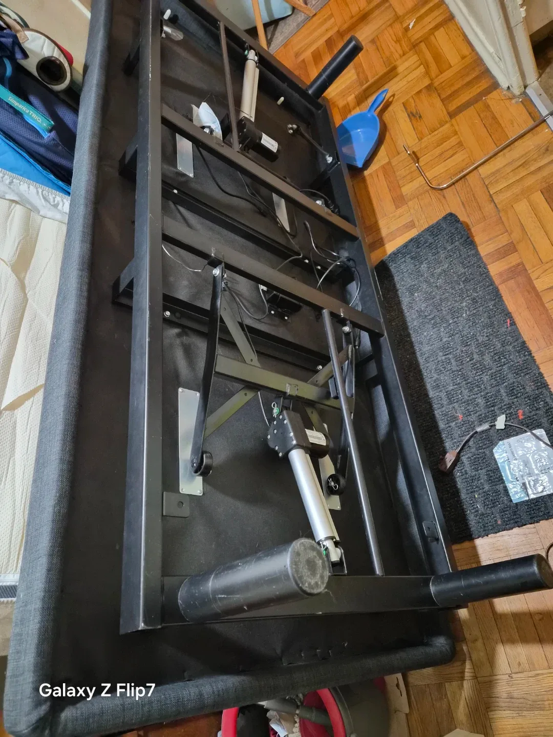 Twin XL Serta Adjustable Bed and Mattress image indicator(7)