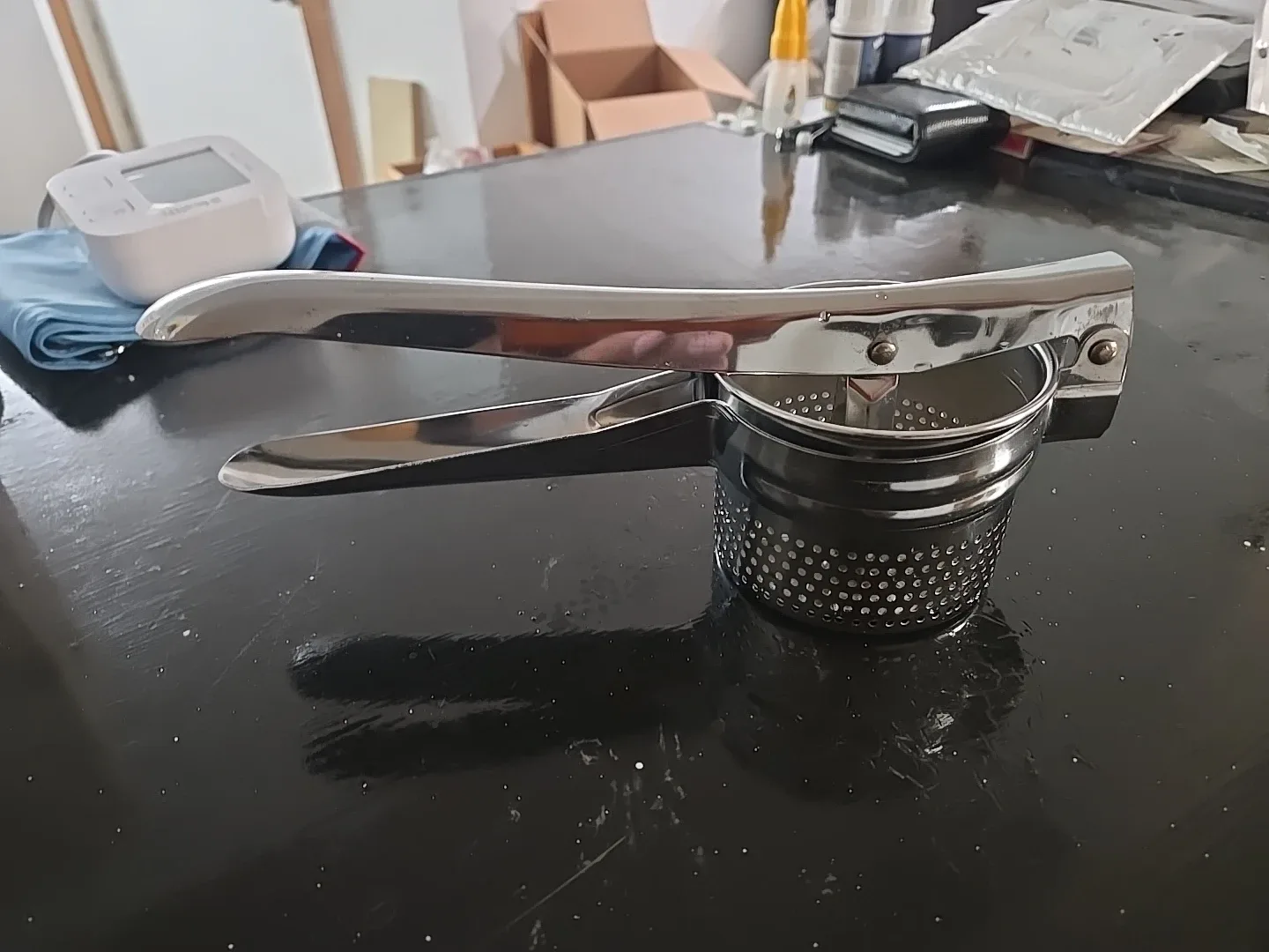 Stainless Steel Potato Ricer image indicator(2)