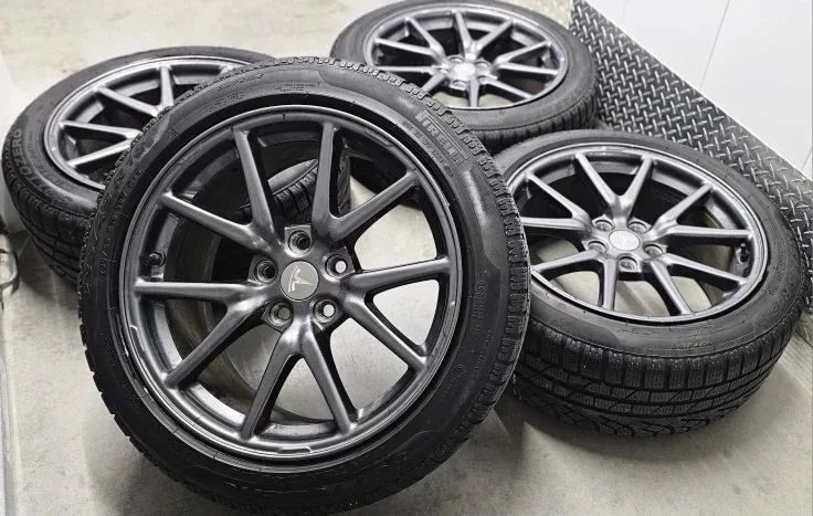 Tesla Model 3 oem rims with winter tires 235/45R18 +TPMS