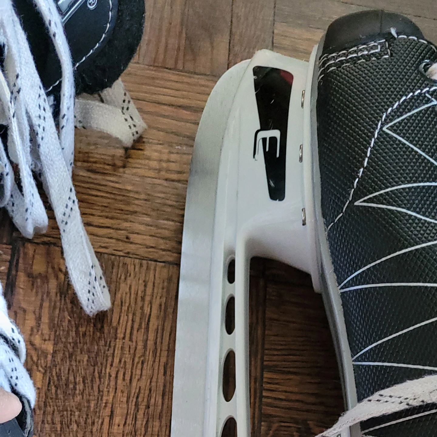 CCM Ice Skates - photo 2
