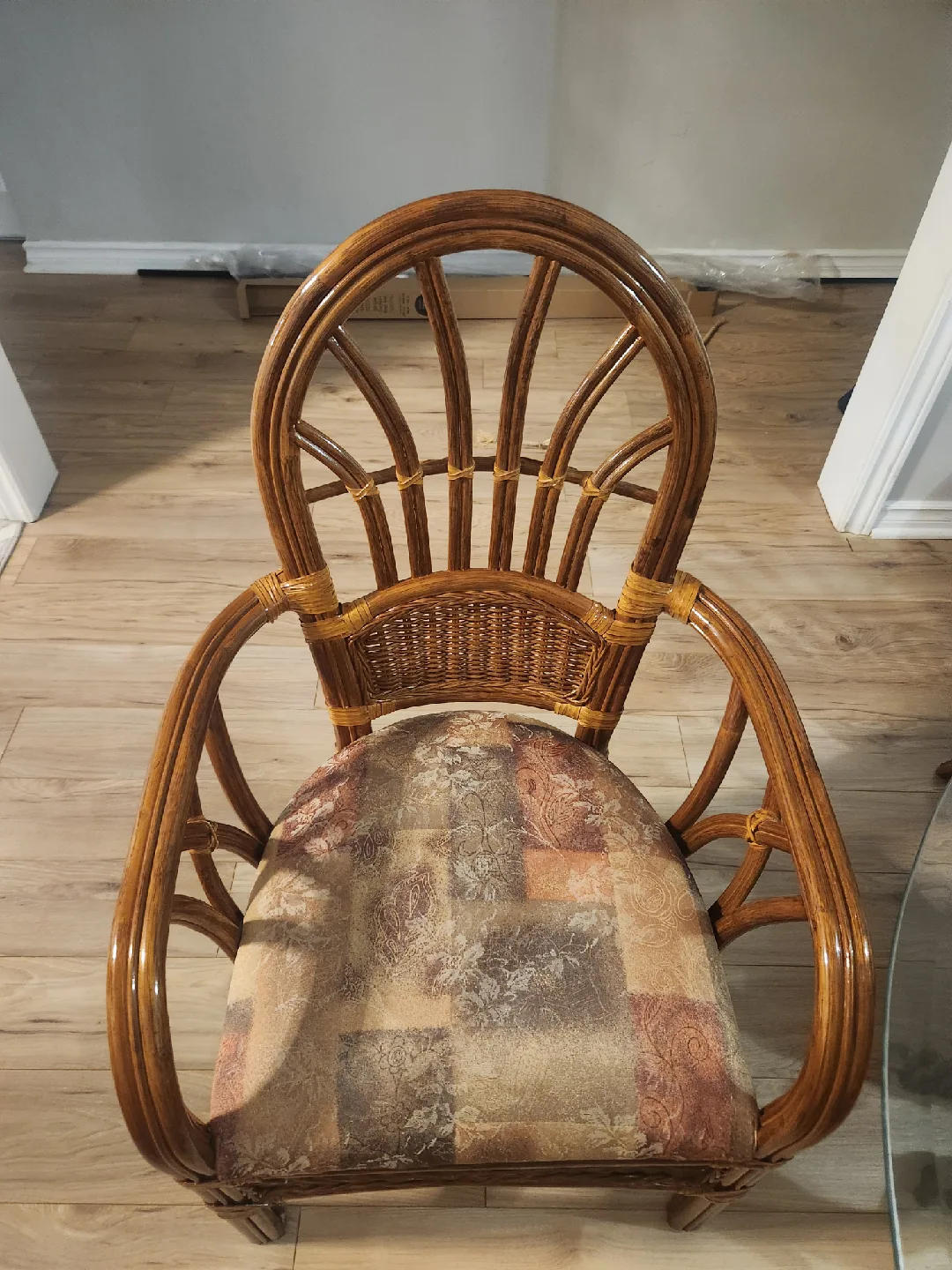 Rattan Dining Table with 4 Chairs image indicator(4)