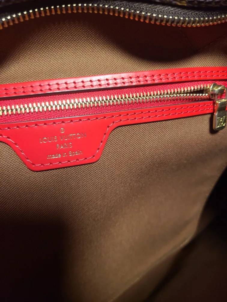 Louis Vuitton All In MM Tote image indicator(8)