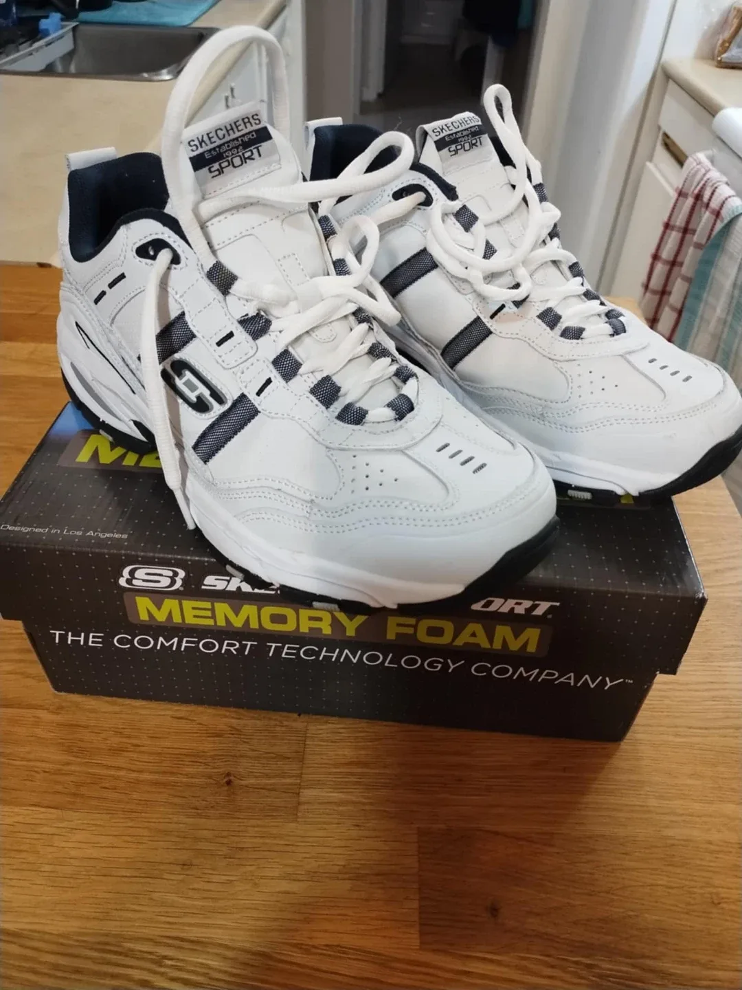 Skechers Sport Memory Foam Wide Fit - Men's 8.5