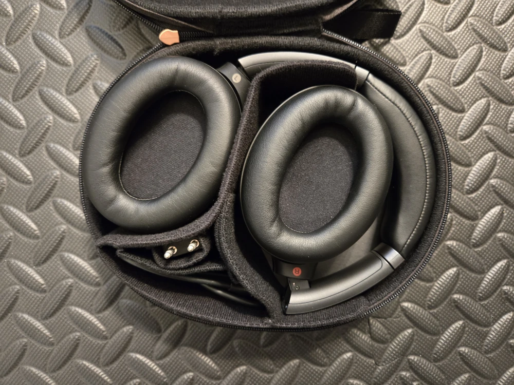 Sony WH-1000XM3 Wireless Noise Cancelling Headphones - photo 3