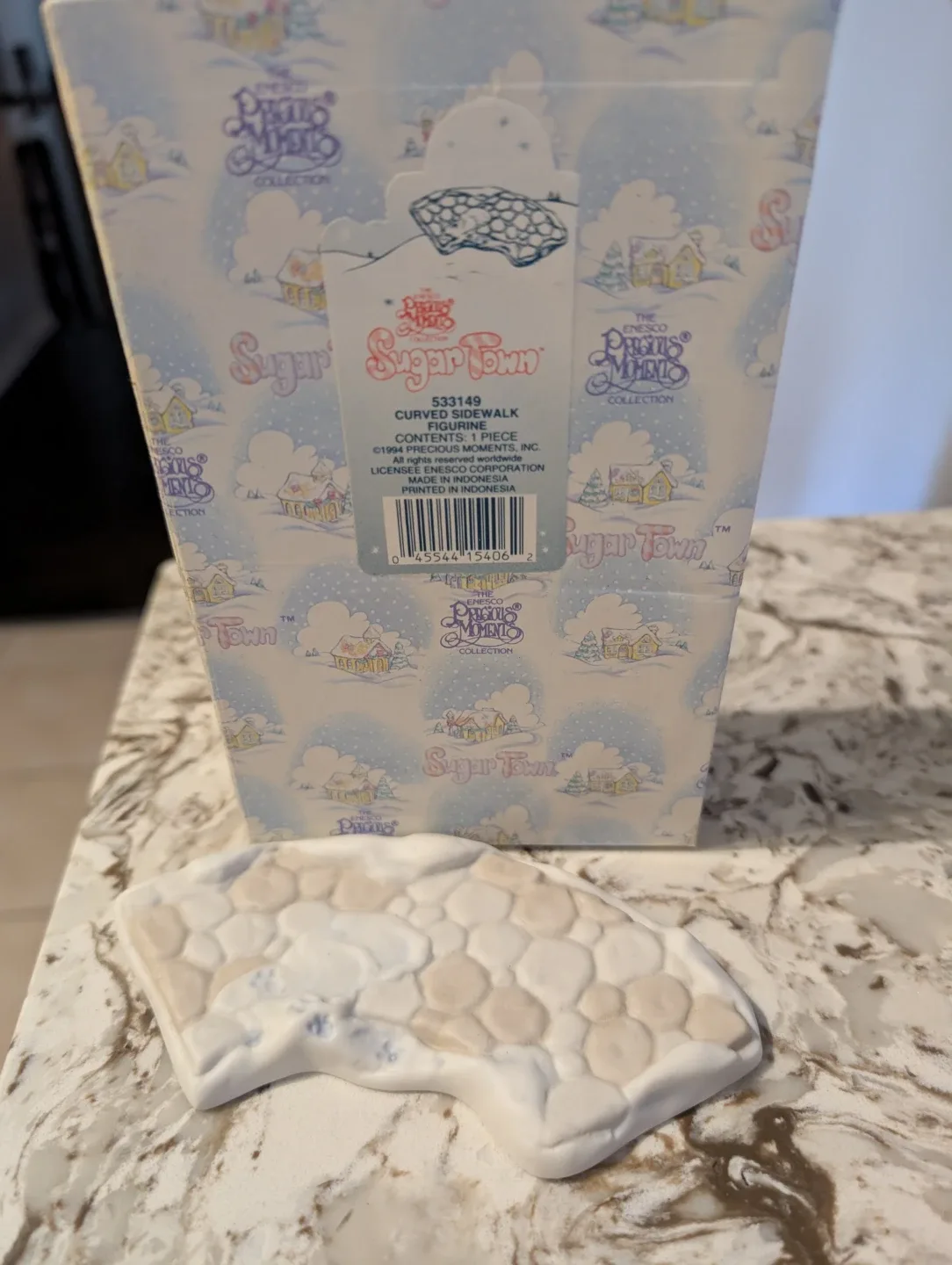 Precious Moments Sugar Town Curved Sidewalk Figurine thumbnail