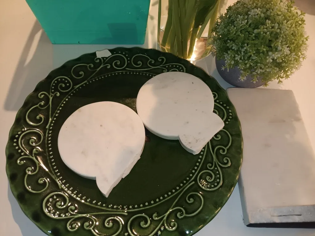 Free Marble and Green Decorative Plate