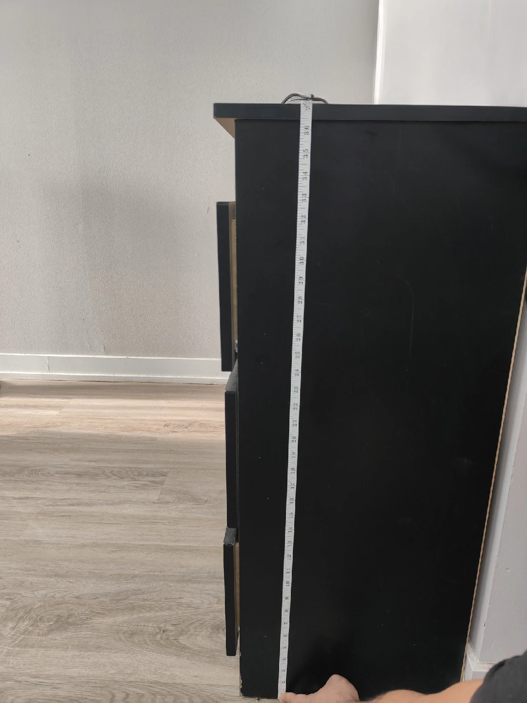 Black Dresser - 5ft x 2.2ft - photo 2