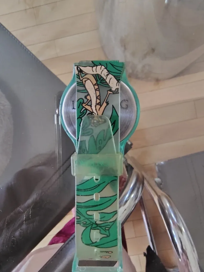 Vintage Lion King Holographic  Watch – Collectible Condition image indicator(3)