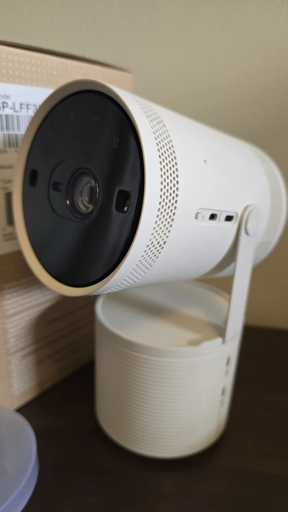 Samsung The Freestyle Projector 2nd Gen - photo 2