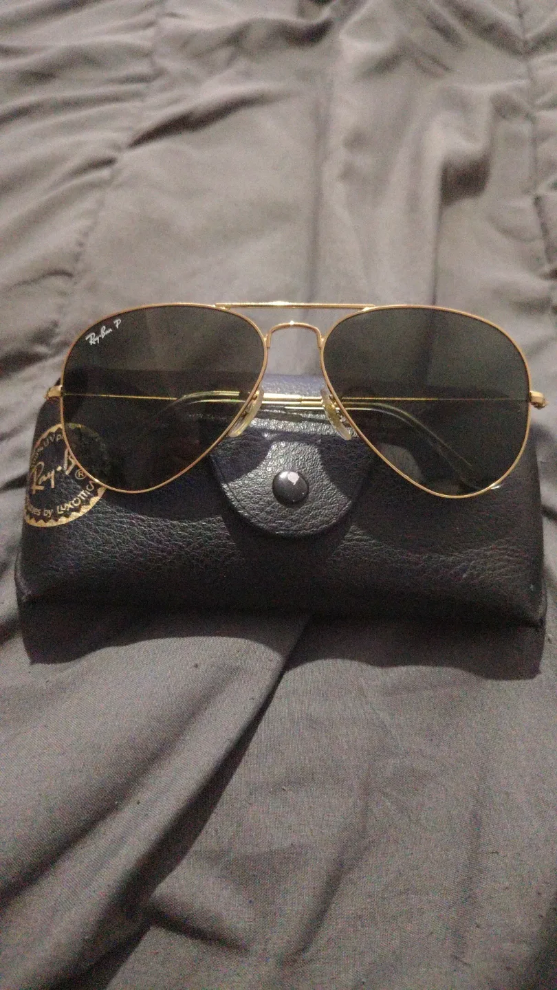 Ray-Ban Aviator Sunglasses with Case image indicator(2)