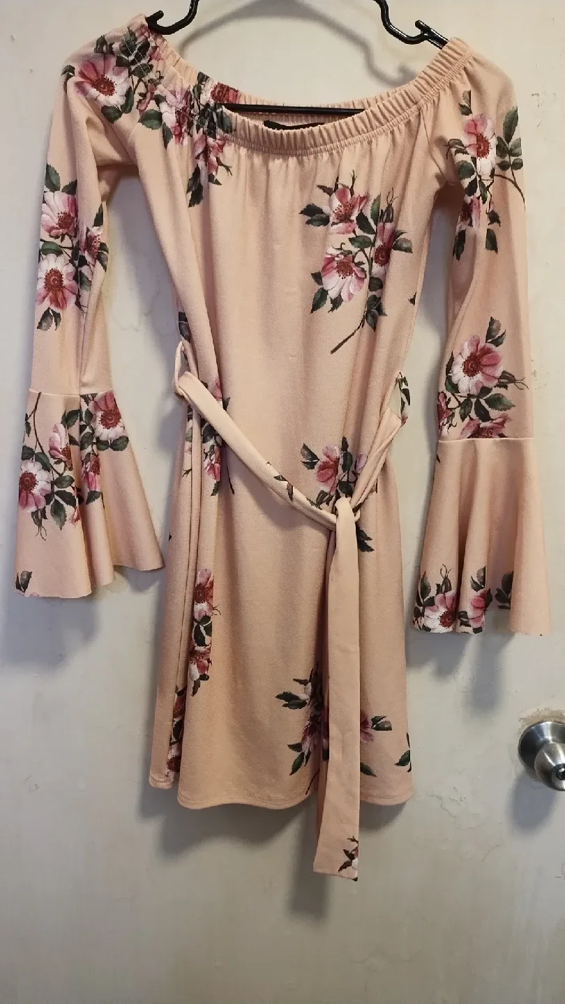 Floral Off-Shoulder Dress with Bell Sleeves image indicator(5)