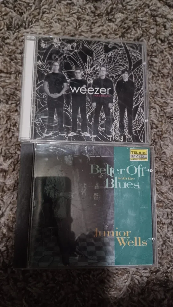 Mixed CD Collection: Bob Dylan, 3 Doors Down, Eagles, Weezer image indicator(2)