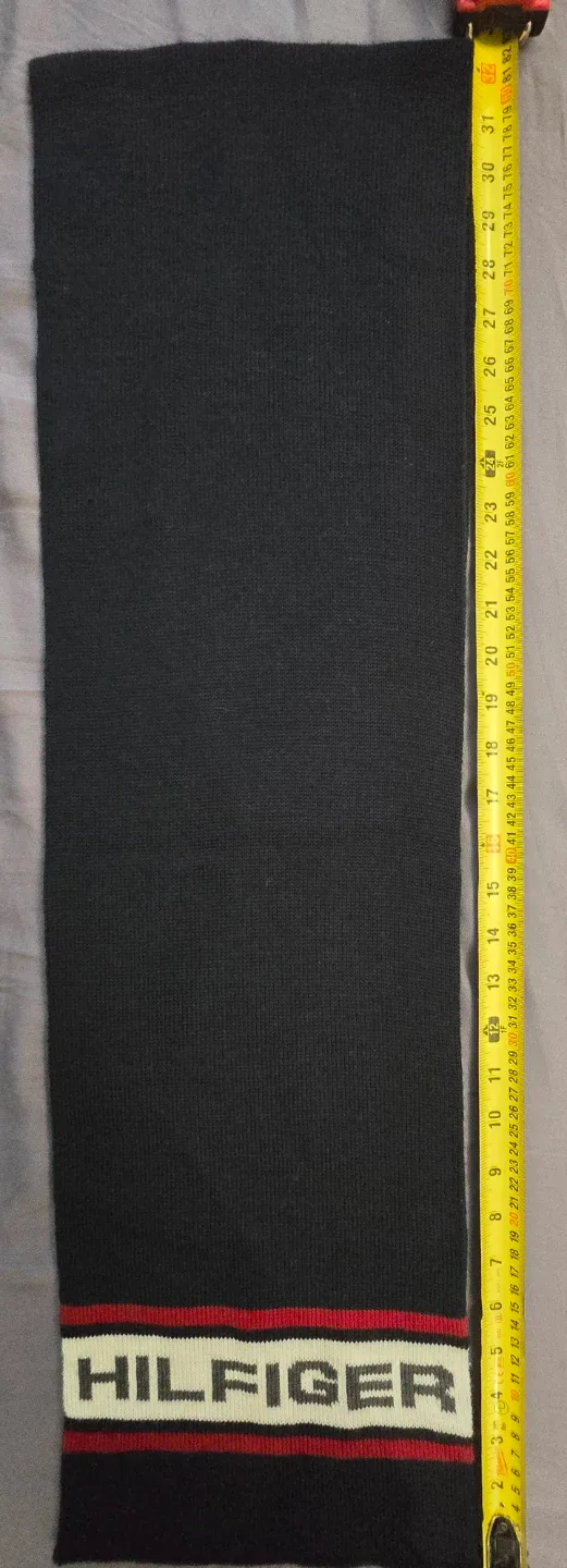 NEW! Tommy Hilfiger Scarf! image indicator(4)