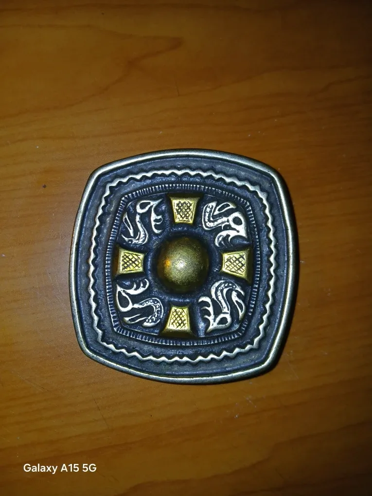 Belt buckle