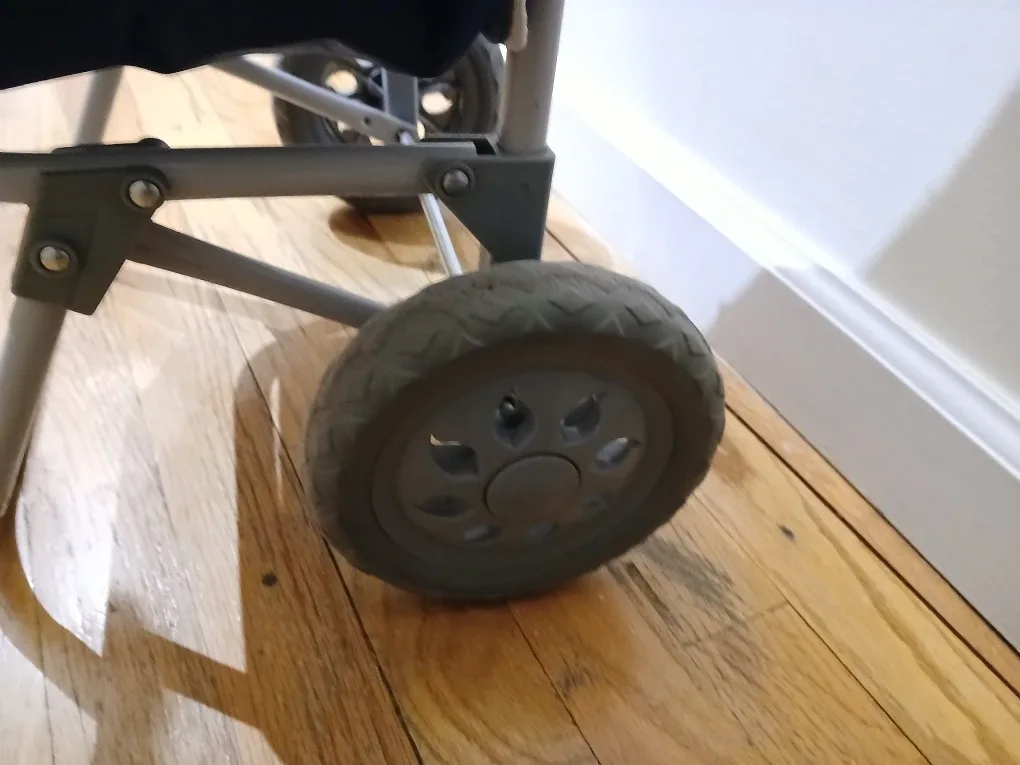 Rolling Shopping Cart with Food Design image indicator(5)