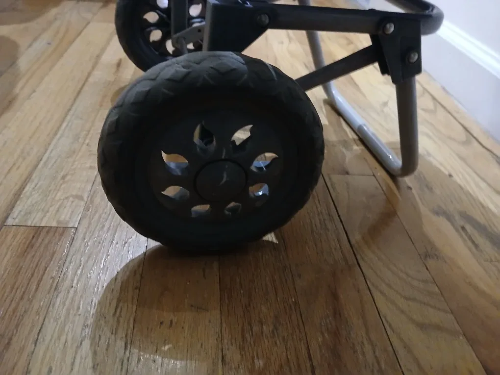 Rolling Shopping Cart with Food Design image indicator(6)