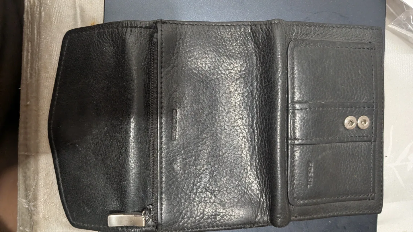 Fossil Black Leather Wallet 🥕 image indicator(4)