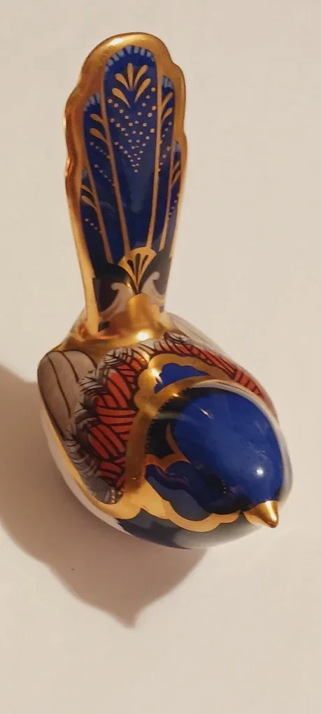 Royal Crown Derby 22K Gold English Porcelain Wren Paperweight image indicator(2)