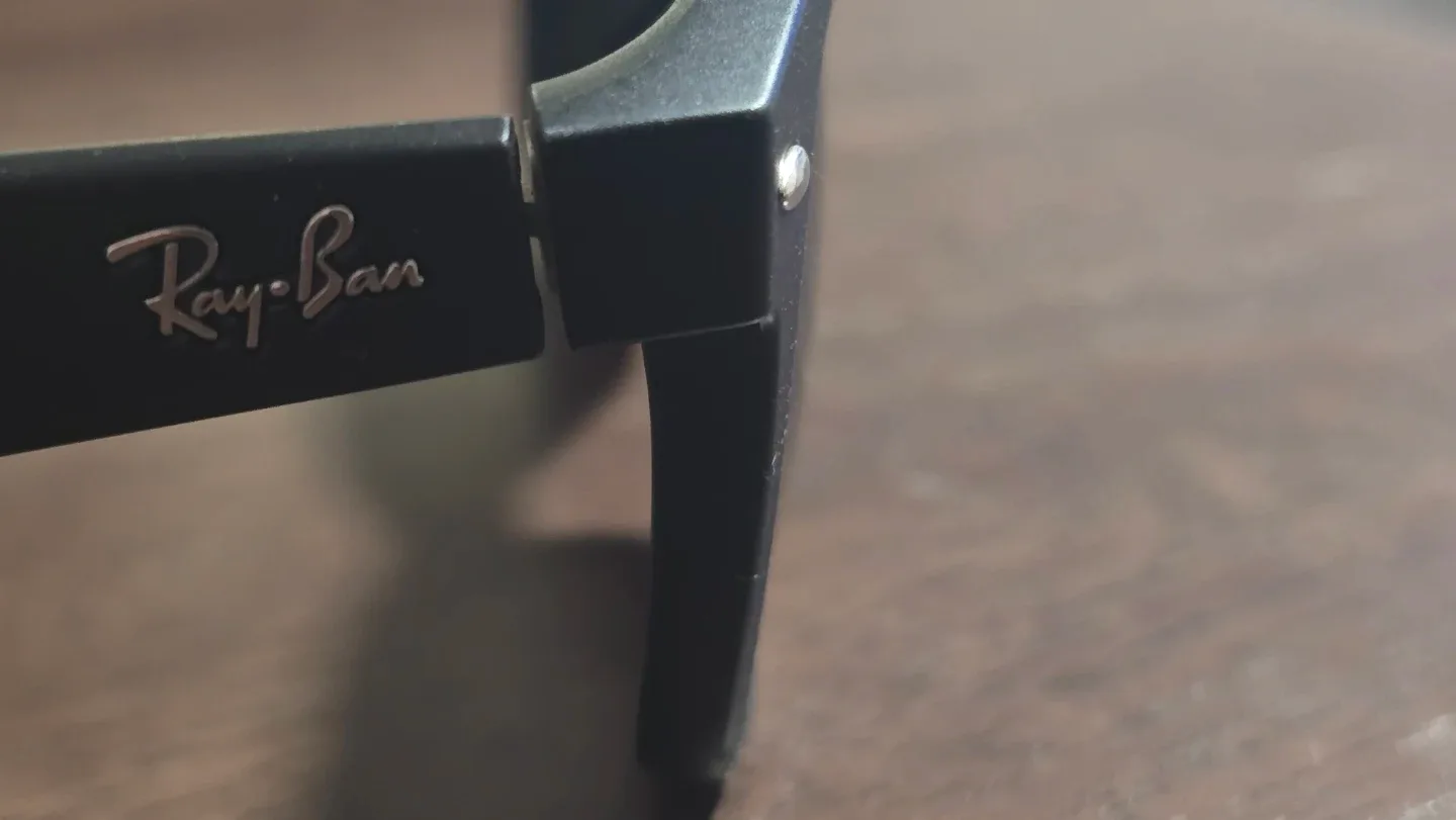 🥕   Ray-Ban RB2132 New Wayfarer Sunglasses image indicator(2)