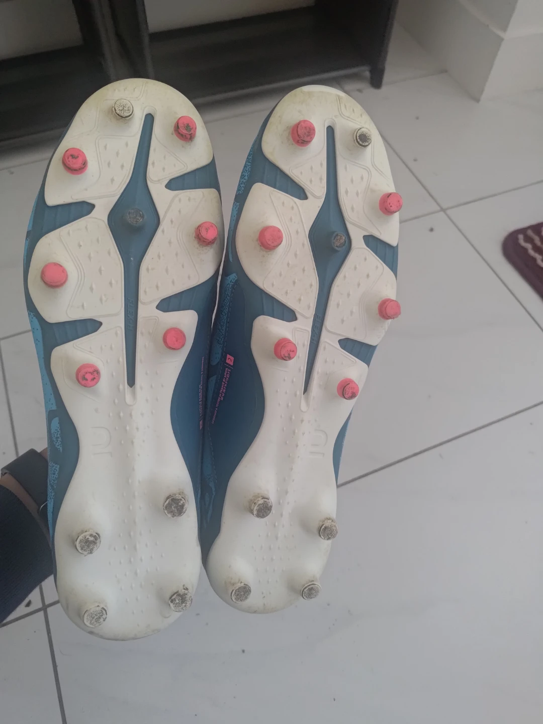 Decathlon Viralto STC 100 Soccer Cleats - US 9 - photo 2