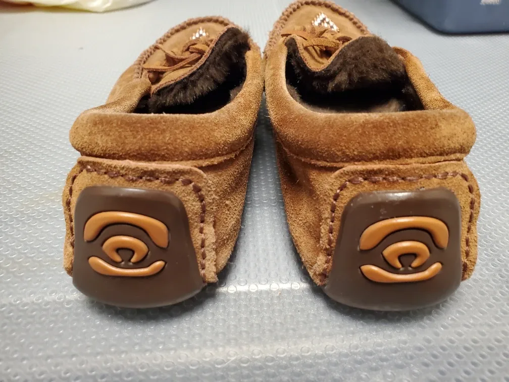 Manitobah Mukluks Moccasins Size L6/M4 image indicator(3)