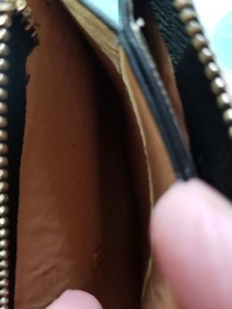 Two Wallets image indicator(9)