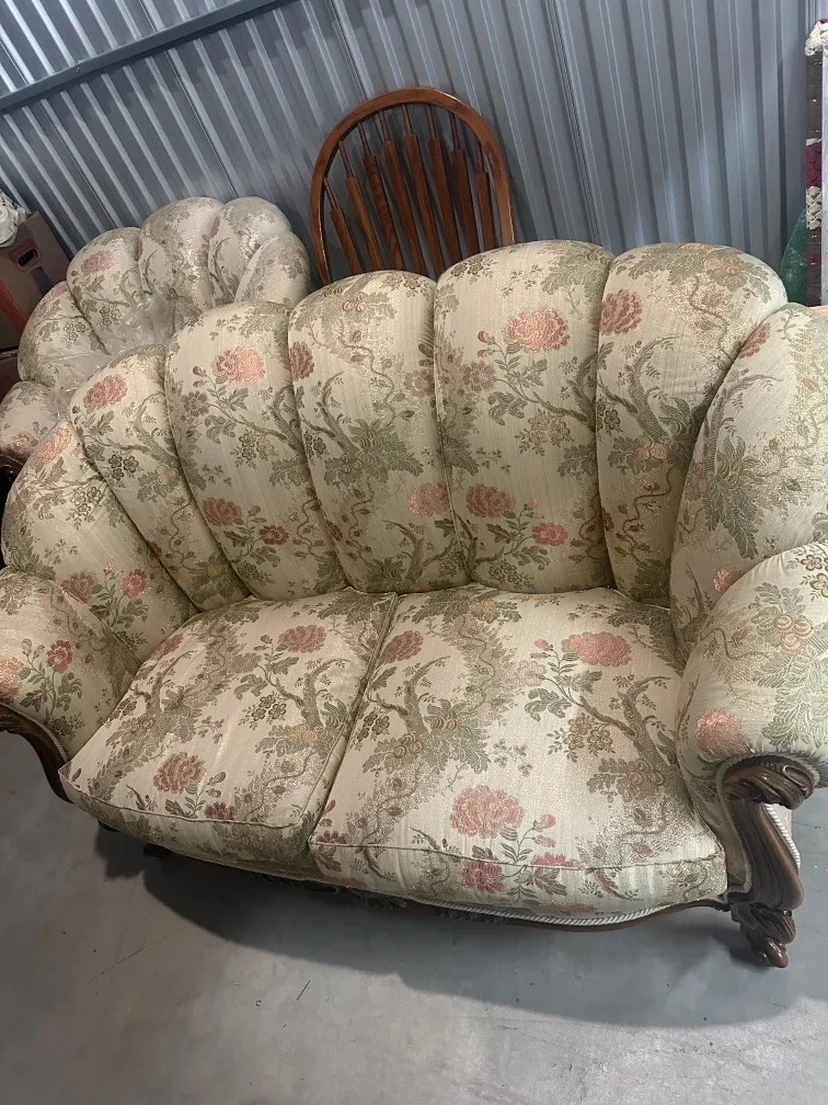 Floral Pattern Sofa & Chair Set image indicator(3)