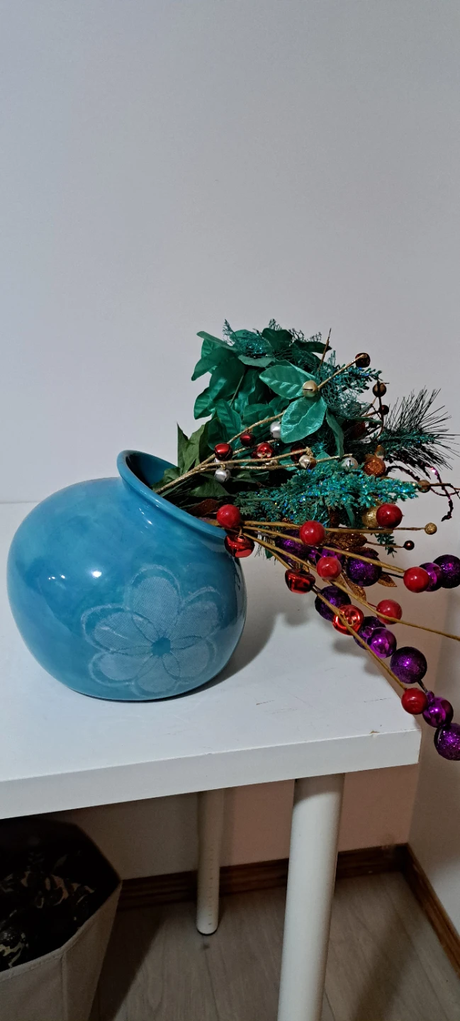 Blue Ceramic Vase with Floral Arrangement 🥕 - photo 2