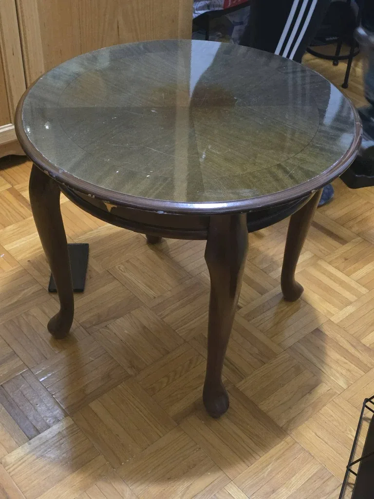 Round size table