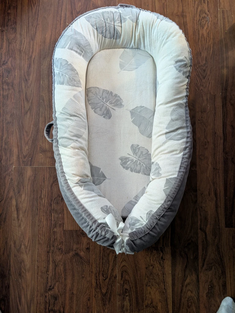 Baby Nest Lounger - Grey Leaf Pattern