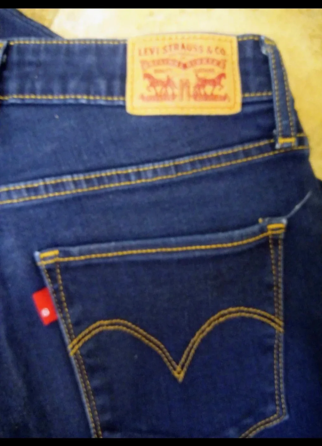 Ladies  Levi  , skinny jeans image indicator(2)