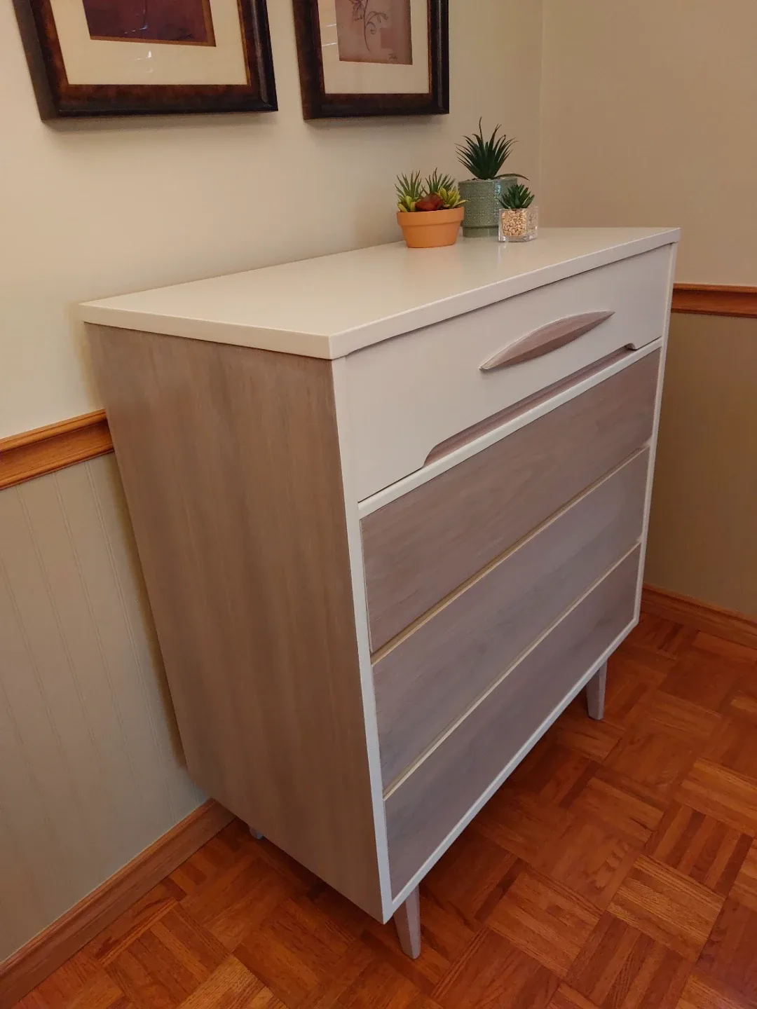 MCM Dresser Set image indicator(3)