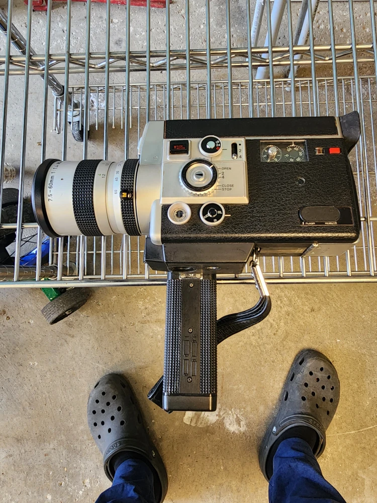 Canon Auto Zoom 814 Electronic Camera - photo 2