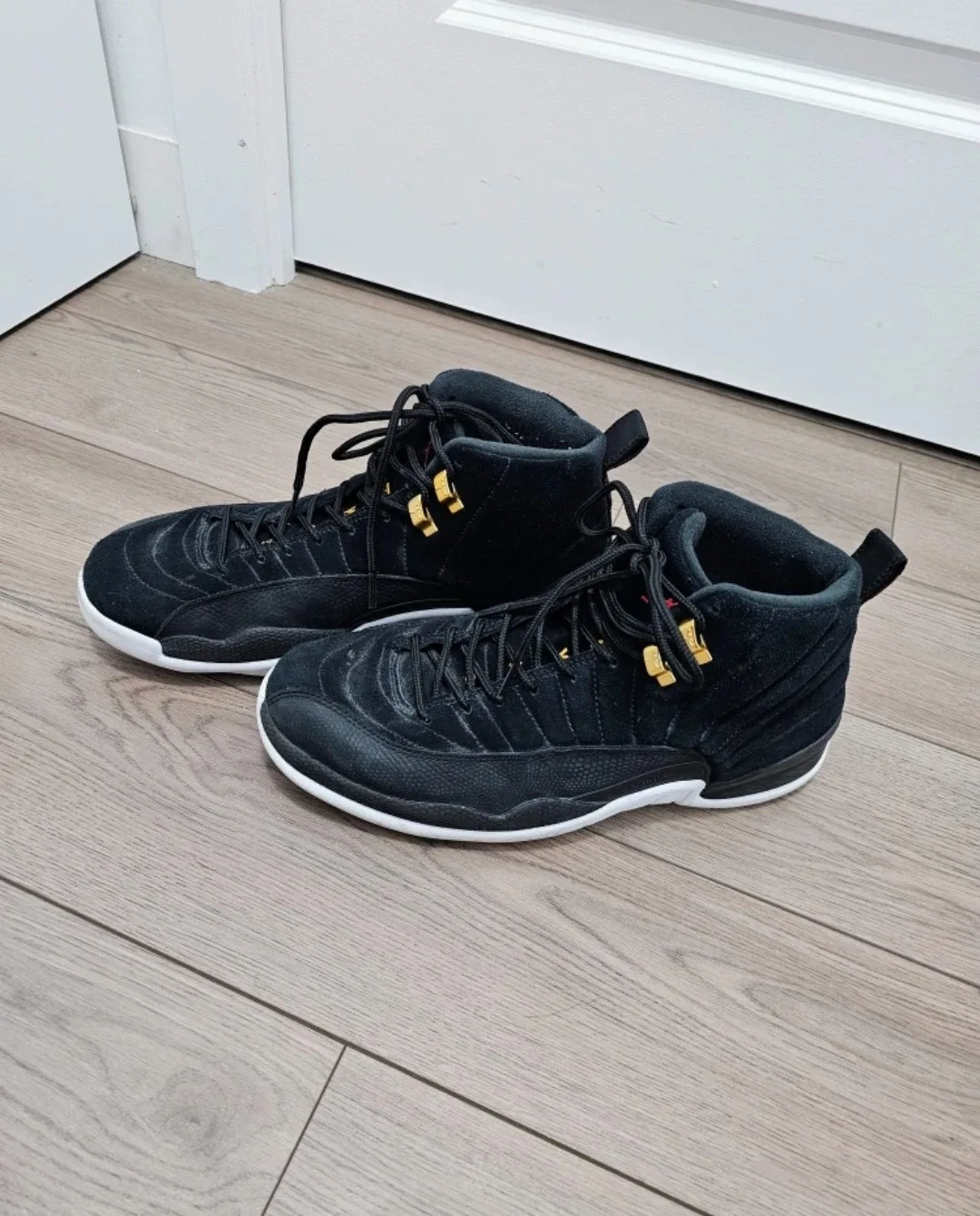 Air Jordan 12 Reverse Taxi Black/Gold - Size 10 image indicator(2)