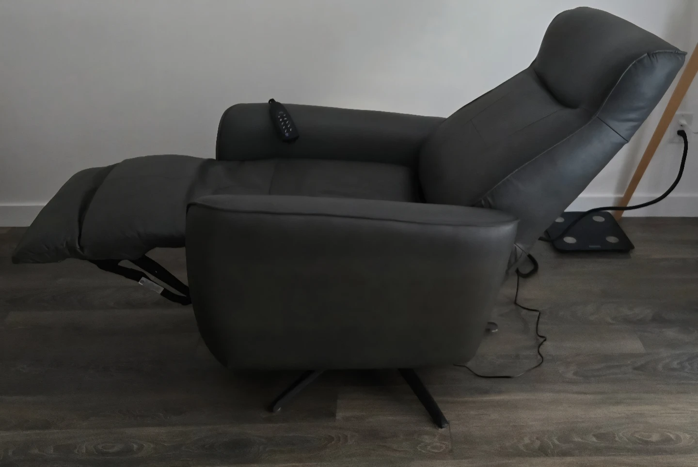 Reclining Massage Chair - photo 4