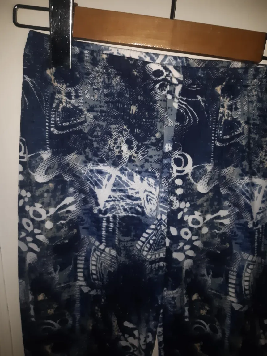 Patterned Leggings image indicator(2)