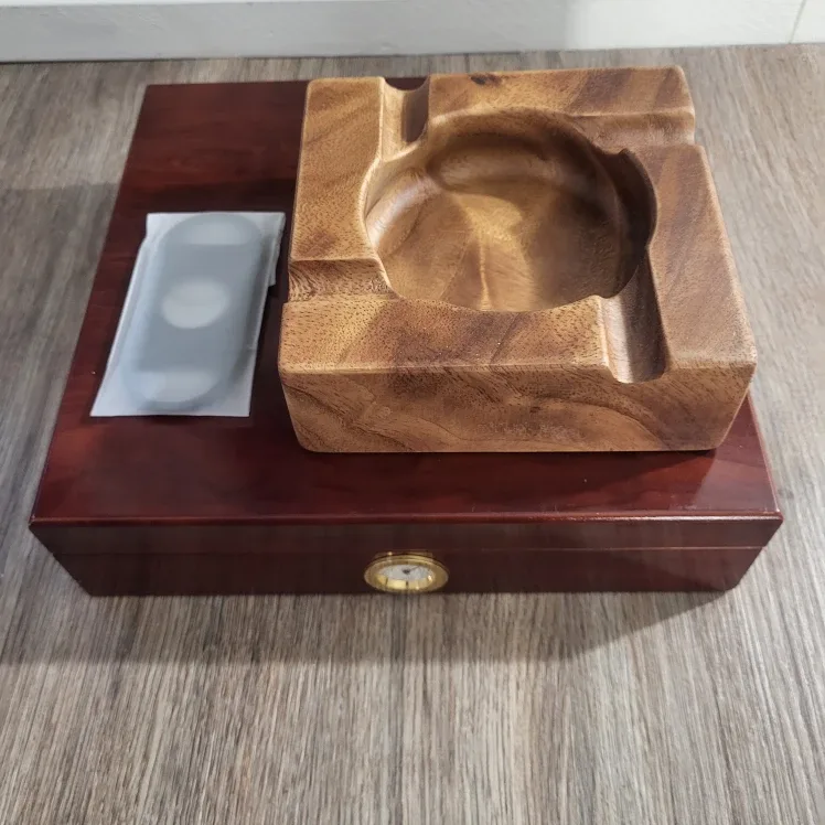 Wood Cigar Humidor Box with ashtray and Cutter
