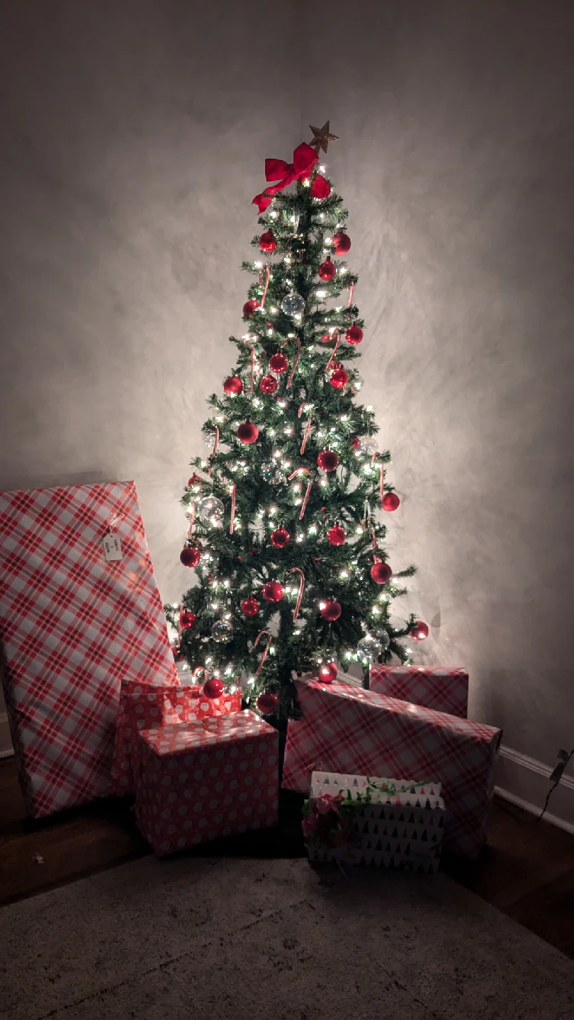 6' Pre-lit Christmas tree