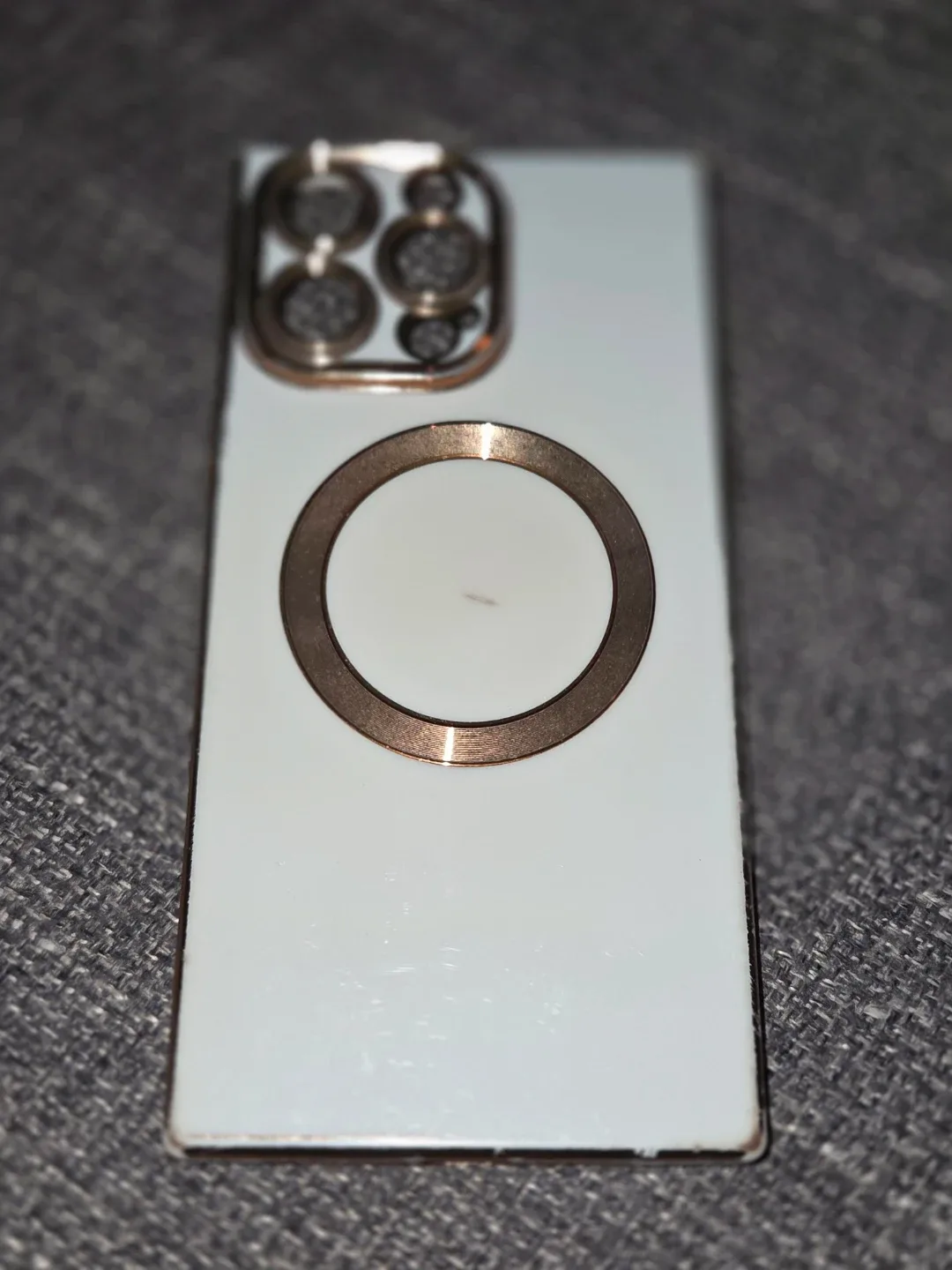 iPhone Case with MagSafe image indicator(2)