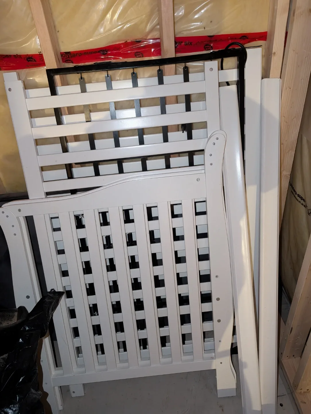 White Baby Crib image indicator(3)