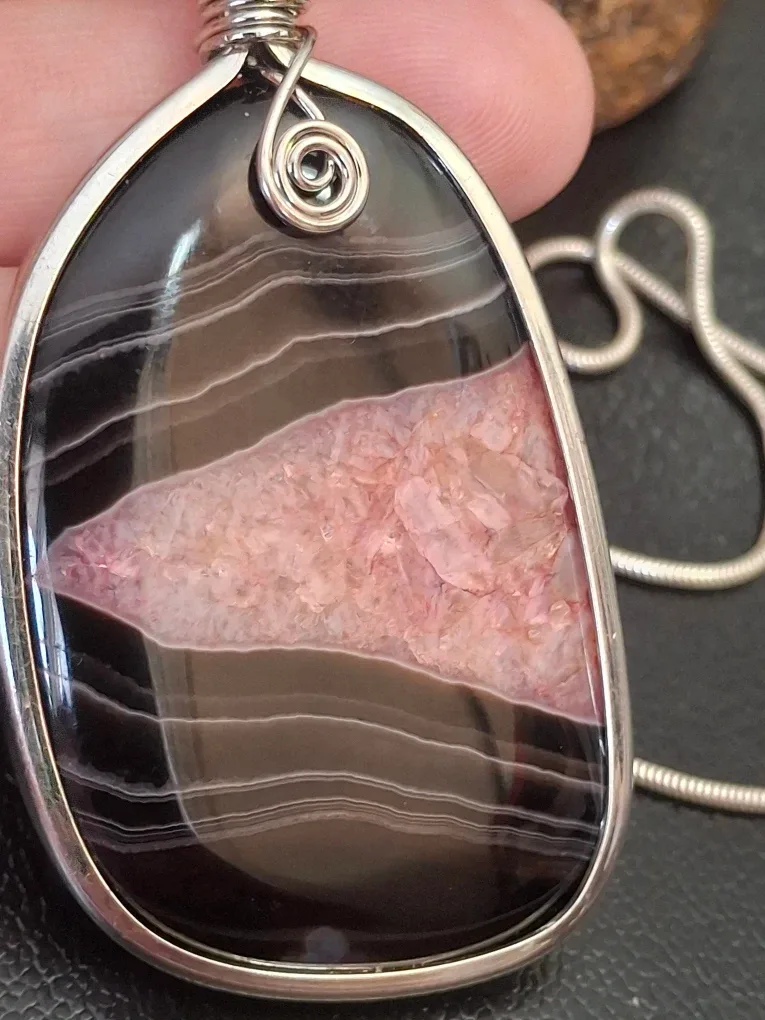 Agate Stone Pendant Necklace image indicator(4)