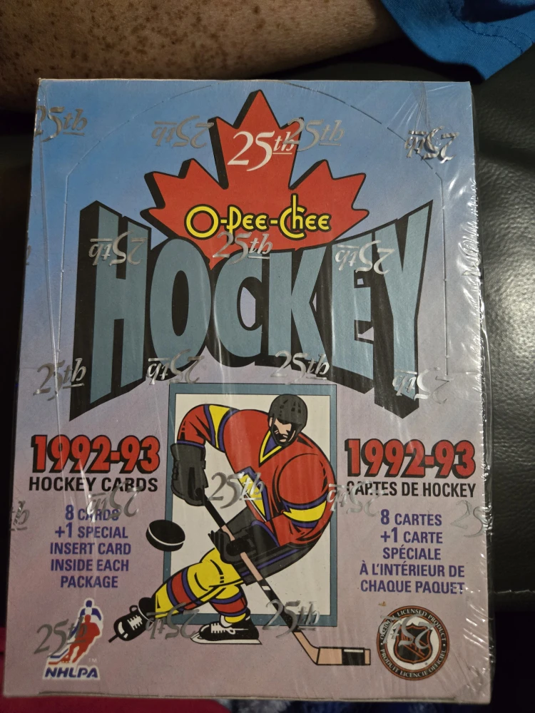 O-Pee-Chee 1992-93 Hockey Cards Box #CLEANOUT - photo 2