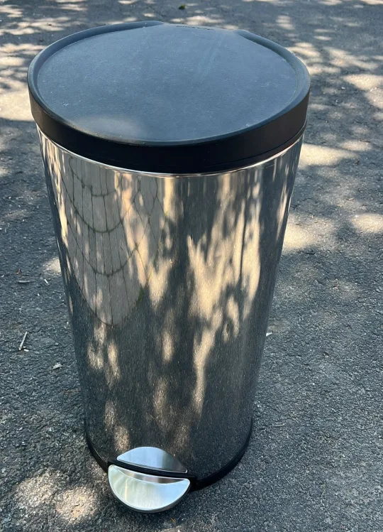 simplehuman Stainless Steel Trash Can image indicator(4)