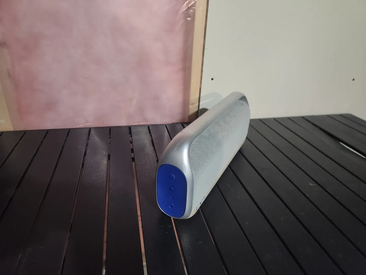 UE Boom Portable Bluetooth Speaker image indicator(2)