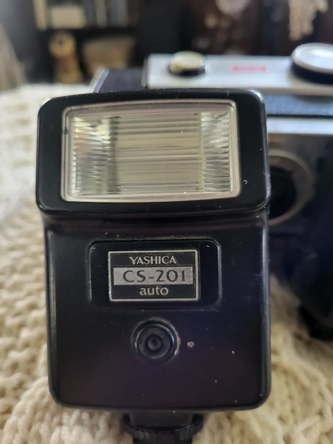 Yashica CS-201 Auto Camera Flash image indicator(2)