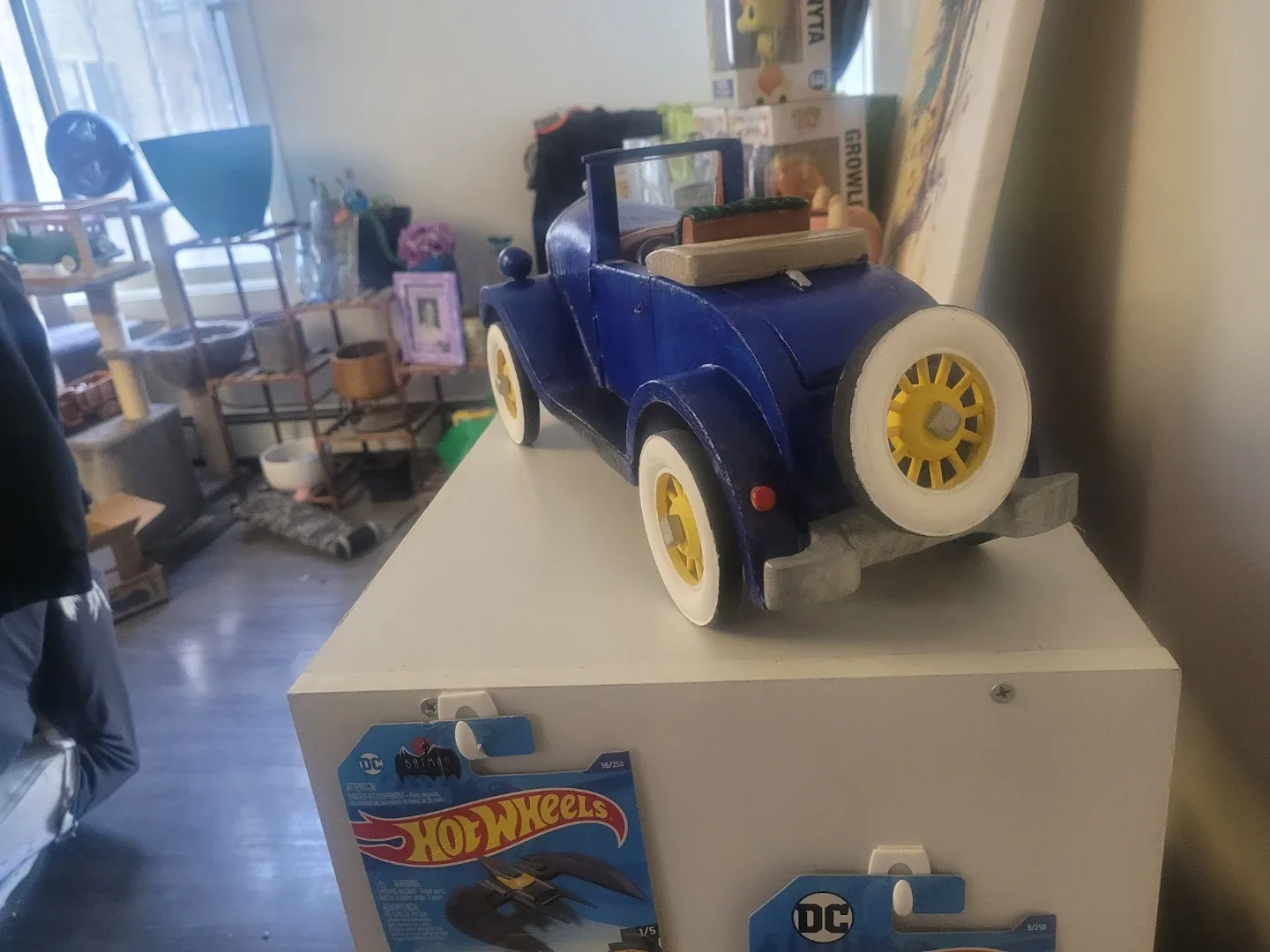 Handmade Wooden Model Car image indicator(4)